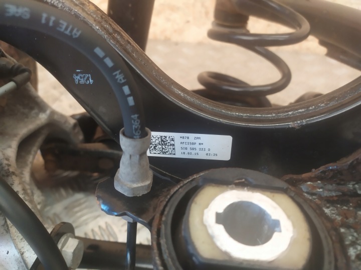 VW PASSAT B8 SUSPENSION ARRIÈRE POUTRE BERCEAU CHÂSSIS ARRIÈRE 3Q0505447A