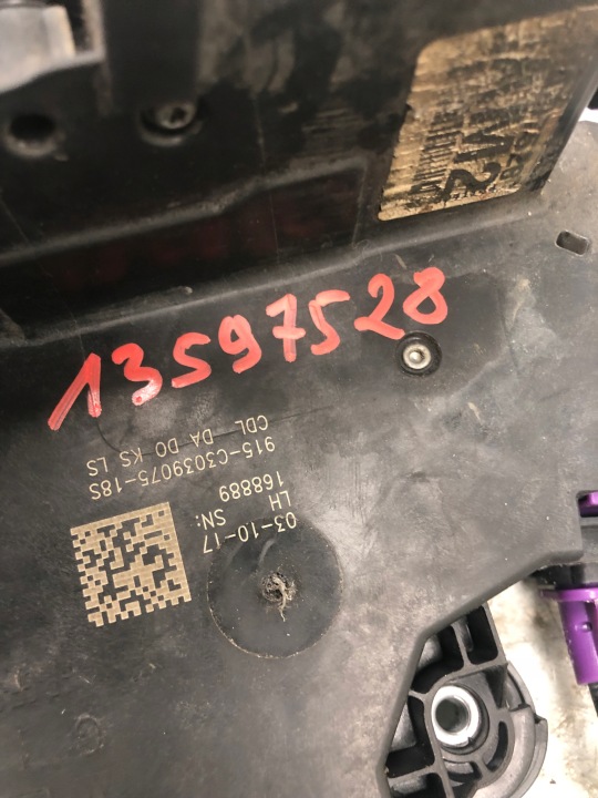 SERRURE DE PORTE GAUCHE AVANT OPEL INSIGNIA B 13597528