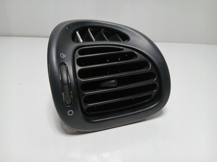 GRILLE DROITE CONDUIT D'AIR CITROEN XSARA PICASSO 1.6 9631280077
