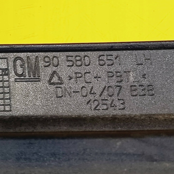 MOULURE SOUS LAMPE GAUCHE AVANT OPEL ZAFIRA A 90580651 NR101