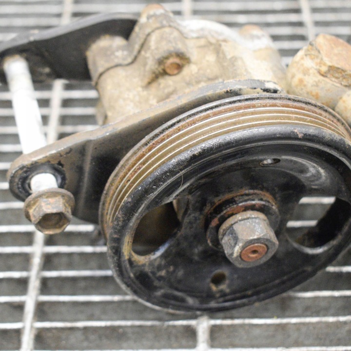 NISSAN NP300 2008 POMPE AMPLIFICATEUR