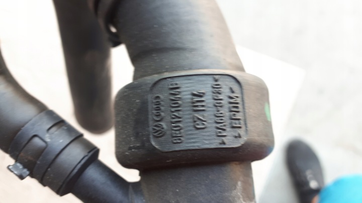 A4 B7 FIL TUYAU EAU 2.0 TFSI 8E0121044B