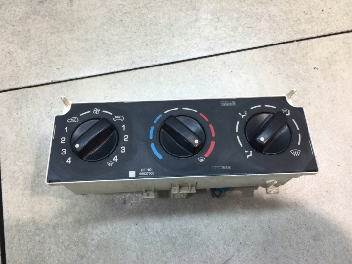 PANNEAU CONDUIT D'AIR CLIMATISATION PARTENAIRE I RESTYLAGE 030807D