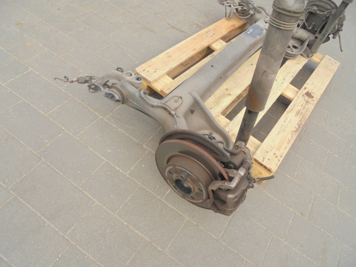 SUSPENSION ARRIÈRE POUTRE AXE DISQUES MERCEDES ESSENCE A-KLASA W177 HAYON 2021 ANNÉE