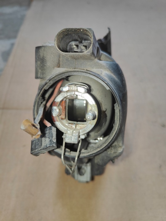 PHARES ANTIBROUILLARD DROIT SEAT LEON I TOLEDO II 1M0941700A