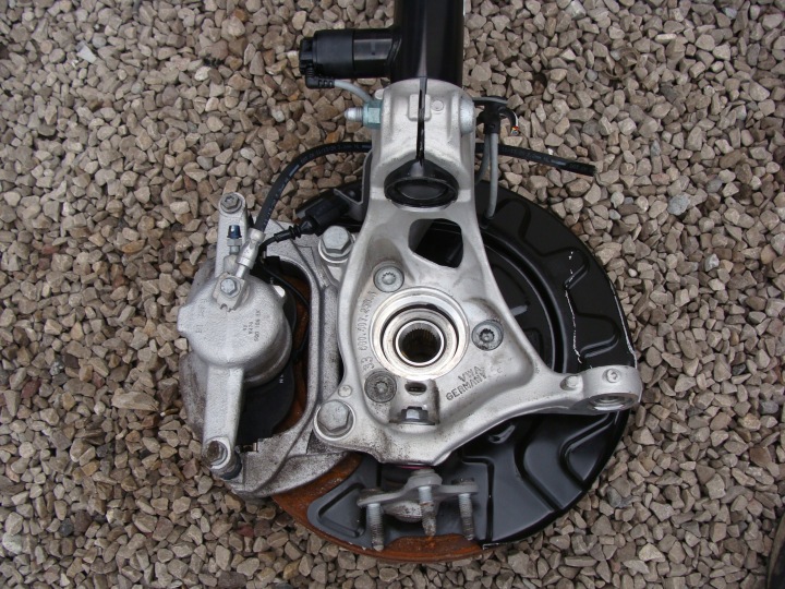 AMORTISSEUR ROTULE DE DIRECTION DROITE AUDI Q3 5QF413032D