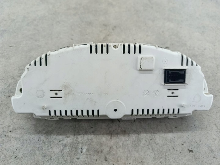 COMPTEUR MERCEDES-BENZ VITO W639 A6394460321 502000330003 2.2 CDI 111