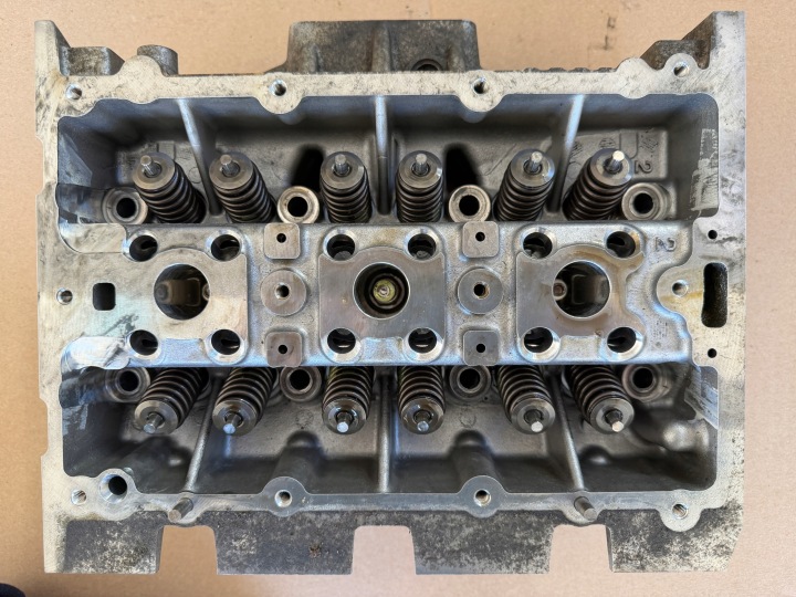 VW SKODA CULASSE MOTEUR 1.0 MPI CHYA, CHYB ESSENCE 04C103404F 04C103479A
