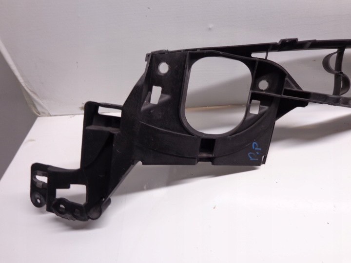 BMW X5 E70 FIXATION GLISSIÈRE GARDE-BOUE DROIT AVANT 7157990