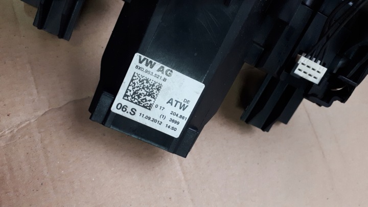 Q3 8U COMMUTATEUR COMPOSITE MANETTES 8X0953521B A1