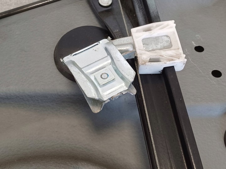 ÉLÉVATEUR VITRE GAUCHE AVANT MERCEDES W169 5D A1697200179 NR120