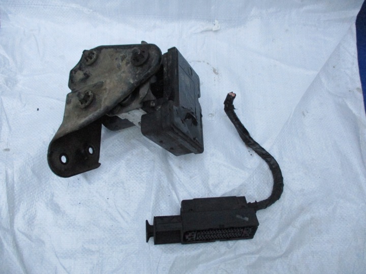 VW T5 TRANSPORTER POMPE ABS 7H0614117 7H0907379P