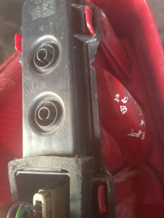 PHARE ARRIÈRE DROITE PEUGEOT 307 08-550-1929R-R, 89C26938, 89026198 PHARE DROIT