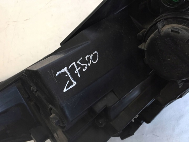 KIA CEED III PRO CEED LIFT PHARE AVANT DROITE GAUCHE JEU 92102J7500 92101J7500