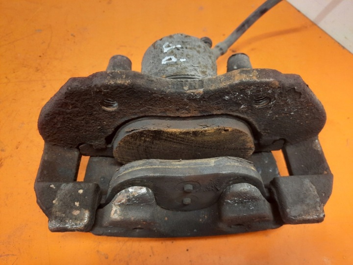FORD FOCUS MK2 04-08 ÉTRIER DE FREIN DE FREIN AVANT AVANT DROIT 736278 HWDA