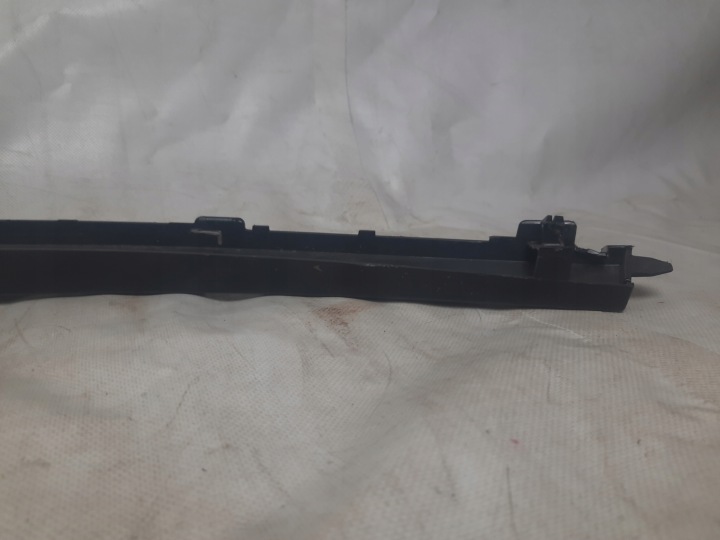 PORSCHE CAYENNE 17- MOULURE GARDE-BOUE GAUCHE 9Y0853717