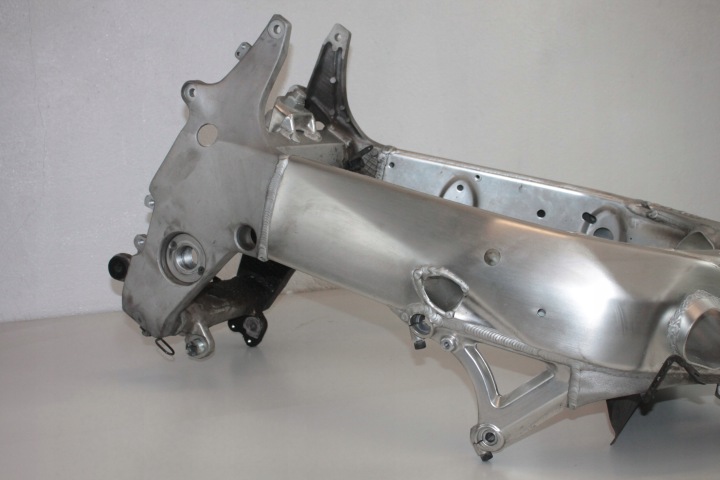 SUZUKI GSXR 750 96-00 SRAD CHÂSSIS AVEC DOCUMENTS EUROPÉENS 1998