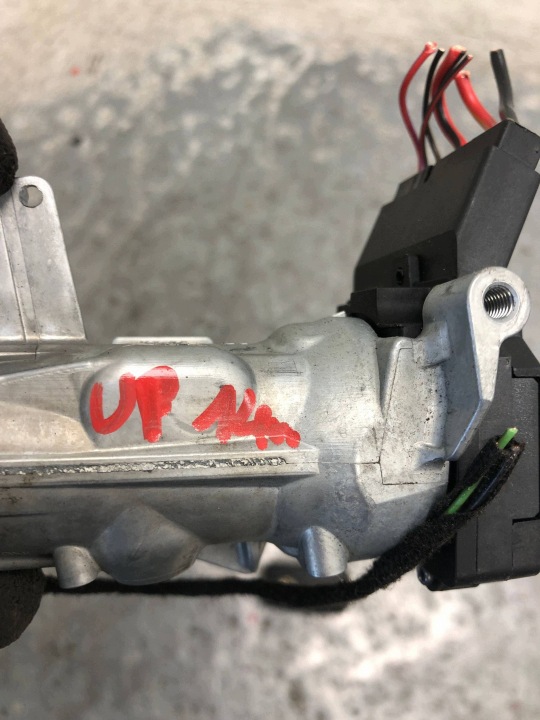 CONTACTEUR D'ALLUMAGE CLÉ VW UP 6RA905865