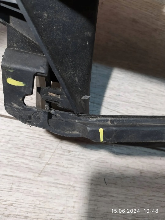 8860. TESLA AVEC LIFT GUIDE D'AIR 1057847-00-E