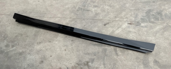 MOULURE SEUIL DROITE RENAULT MEGANE V E-TECH 764184243R