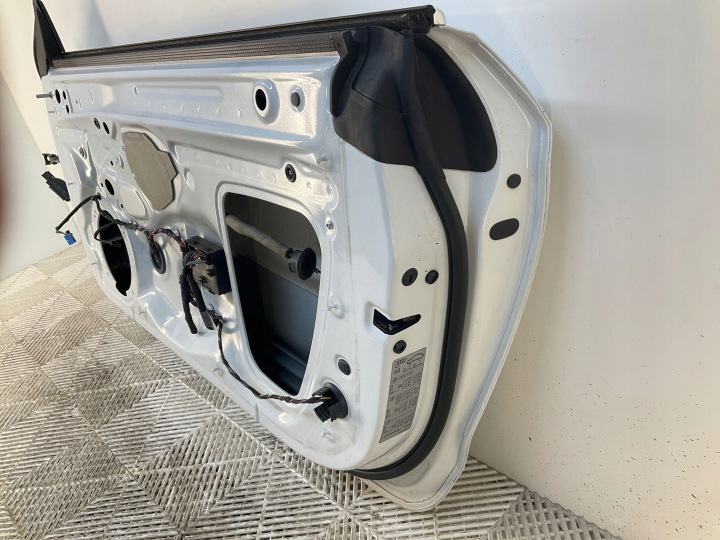 AUDI OE 8V7831052 PORTES