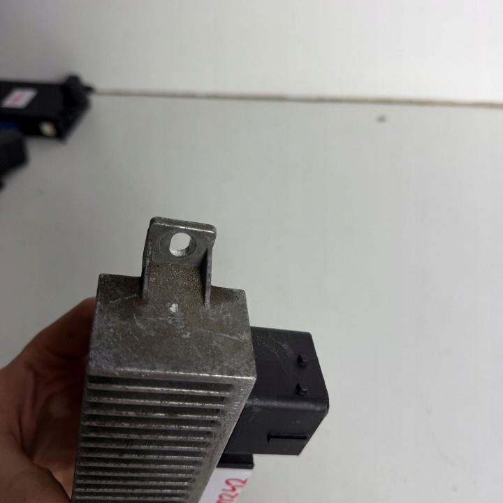 MODULE RELAIS BOUGIES INCANDESCENCE OPEL VIVARO OE ORIGINAL 8200558438