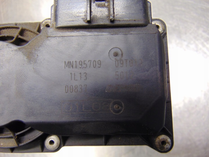 PAPILLON DES GAZ MITSUBISHI COLT VI Z30 LIFT 1.3 ESSENCE EUROPE