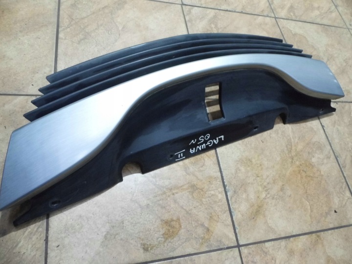 LAGUNA II 1.9DCI 05' GRILLE CALANDRE 8200390126