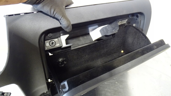 BOÎTE À GANTS PASSAGER VOLKSWAGEN JETTA V 1.9TDI