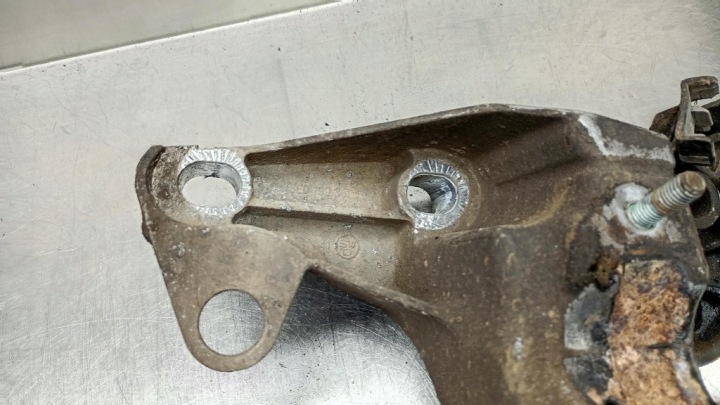 POIGNÉE MOTEUR OE 8E0199352F AUDI A4 B6 1.9 TDI 00-05R