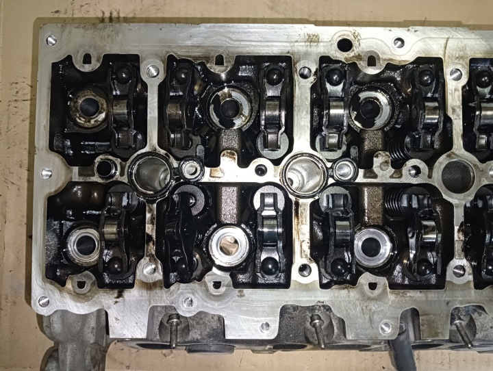 CULASSE MOTEUR BMW 2.0D B47 155737801 85137090400 8570145 8518181