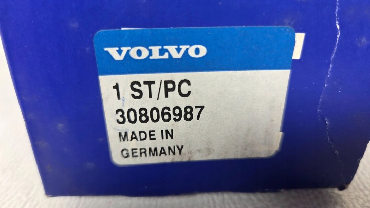 PHARE CLIGNOTANT AVANT DROITE VOLVO S40, V40 96- 30806987