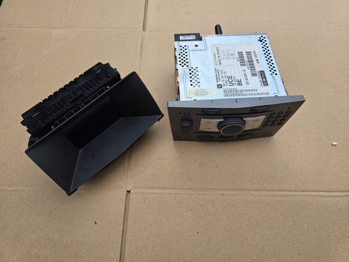 RADIO CD 70 NAVI OPEL ZAFIRA B OPEL ASTRA H 13157570+ MONITEUR 13111163