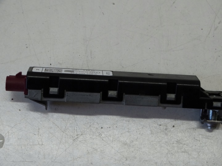 MODULE AMPLIFICATEUR ANTENNES DROIT SEAT LEON III