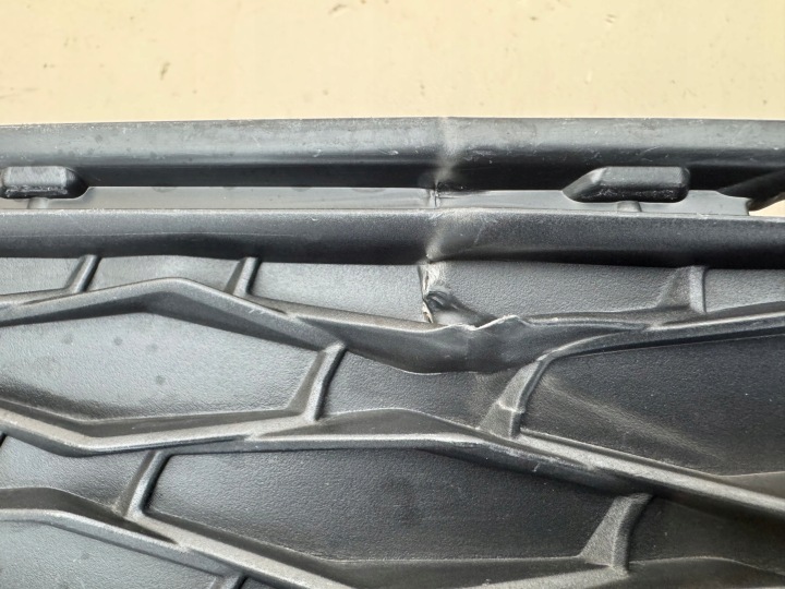 SKODA KAROQ 17R- GRILLE CALANDRE PARE-CHOCS DROITE AVANT 57A807368