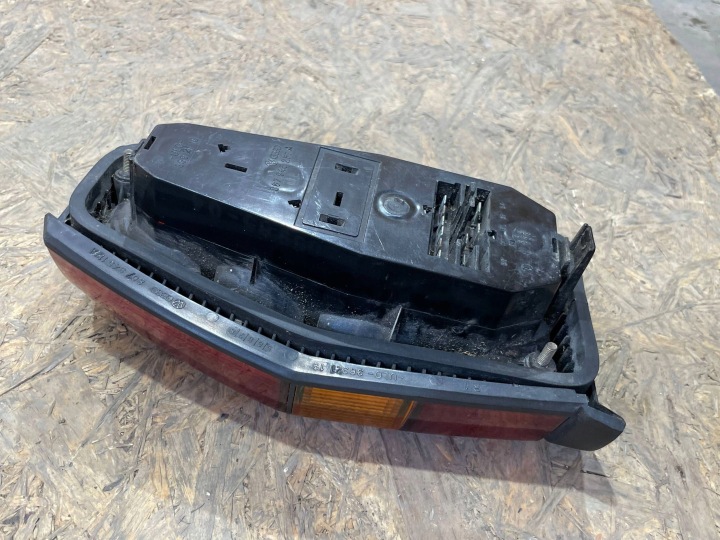 VW POLO II 2 81-90 PHARE DROITE ARRIÈRE ARRIÈRE