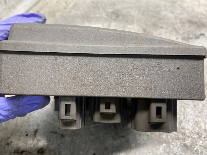 JAGUAR XJ X350 2003 CHÂSSIS MODULE FUSIBLES
