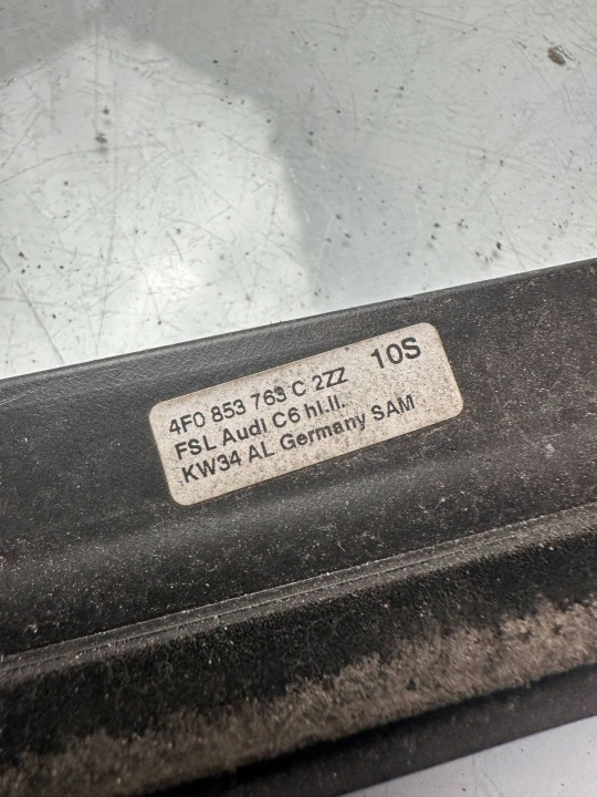 AUDI A6 S6 C6 4F 3200CM3 ESSENCE MOULURE VITRES ARRIÈRE 4F0853763C
