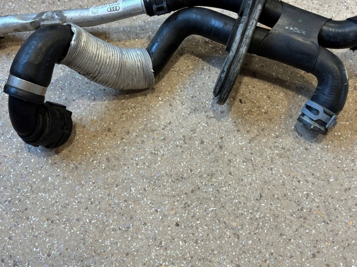 FIL AQUATIQUE TURBOCOMPRESSEURS AUDI RS7 C7 4G0819377Q