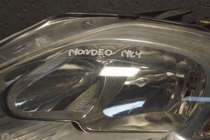 FORD MONDEO MK4 LIFT PHARE GAUCHE AVANT (S2294) UK