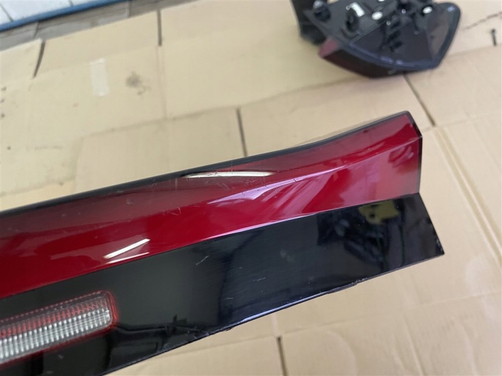 PHARE DANS COUVERCLE DE COFFRE GAUCHE ARRIÈRE GAUCHE ARRIÈRE BMW X1 U11 23R 22-