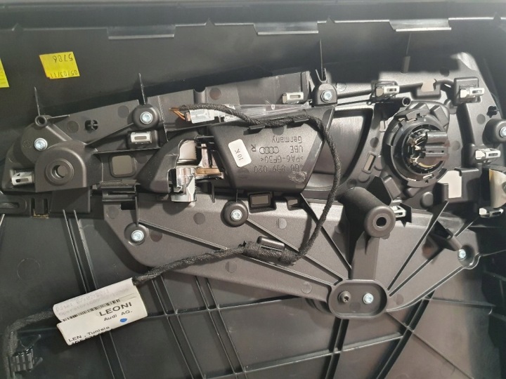 AUDI A6 C7 4G0 GARNITURE PORTES DROIT ARRIÈRE CUIR LED
