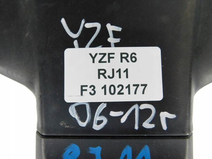 YAMAHA YZF R6 RJ11 FIXATION CADRE DE PLAQUE D'IMMATRICULATION ARRIÈRE