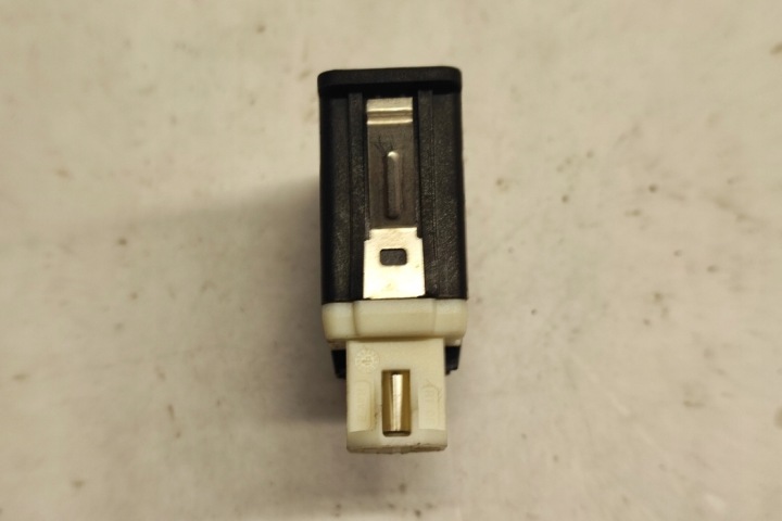 SUPPLÉMENTAIRE RACCORD MULTIMEDII (AUX/USB) BMW 5 (F10) 9237653 2.0L DIESEL 135KW