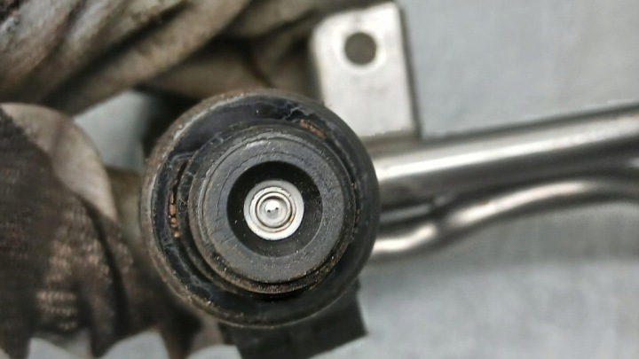 MOULURE INJECTION OPEL ZAFIRA A 00R 1.8B