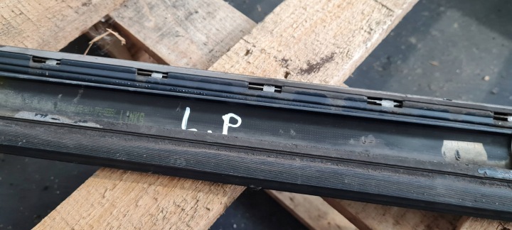 AUDI OE 4F0853959J MOULURE PORTES INFÉRIEURE