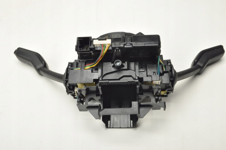 SKODA OCTAVIA III LIFT COMMUTATEUR COMPOSITE BANDE 5Q1953507B 5Q1953513AH
