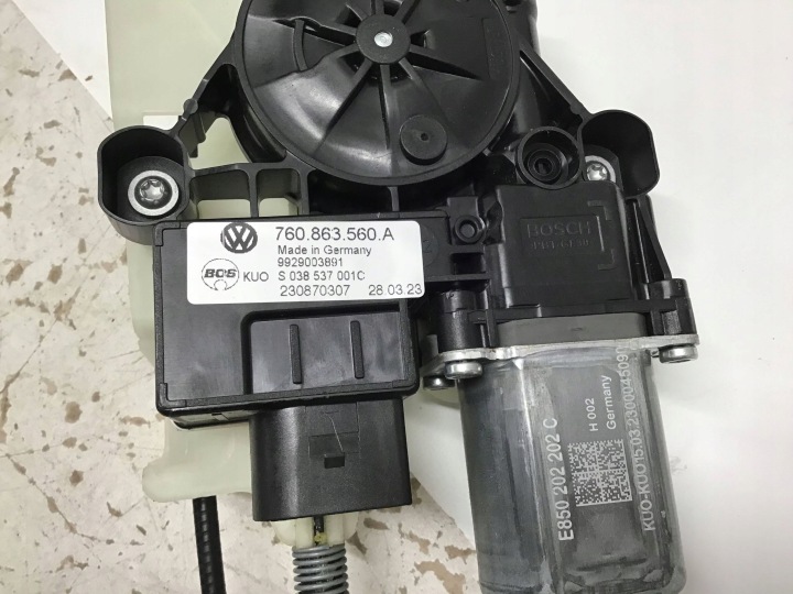 2023 VOLKSWAGEN TOUAREG III PETIT MOTEUR RIDEAUX 760863560A