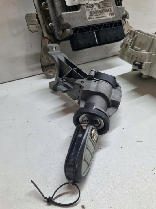 KIT ORDINATEUR CONTACTEUR D'ALLUMAGE CLÉ ALFA ROMEO GIULIETTA 51901465 50520758