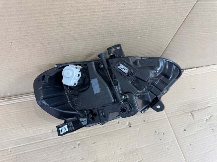 FORD MUSTANG VI LIFT PHARE COMPLET LED GAUCHE EN BON ÉTAT ORIGINE